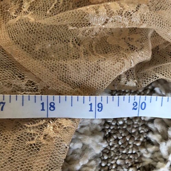 Elegant lace button down shirt - Picture 4 of 5